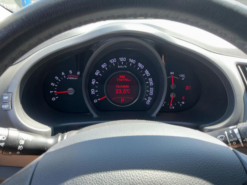 Kia Sportage 2.0 CRDi Dream Team 4WD 2013 – снимка 18
