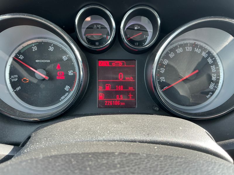 Opel Astra 1.7 CDTI Selection 2012 – снимка 4