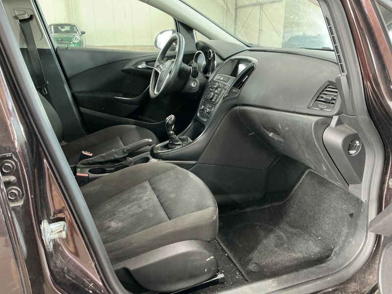 Opel Astra 1.7 CDTI Selection 2012 – снимка 3