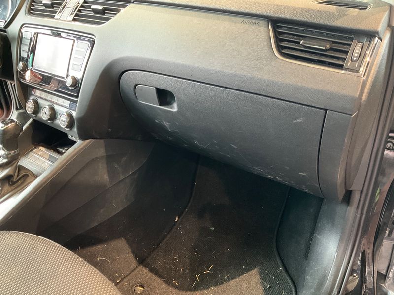 Skoda Octavia 2.0 TDI Scout 4x4 2015 – снимка 31