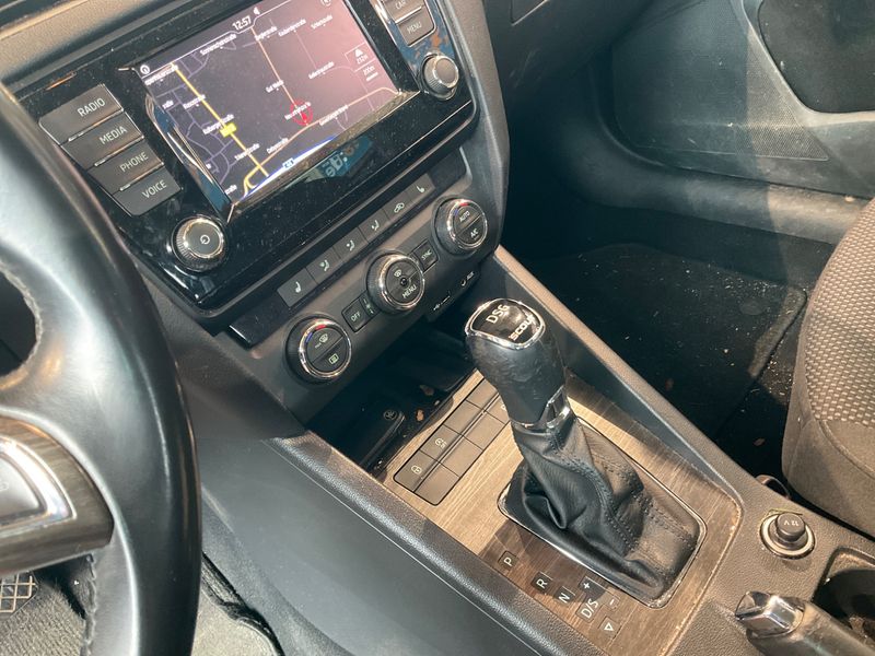 Skoda Octavia 2.0 TDI Scout 4x4 2015 – снимка 33