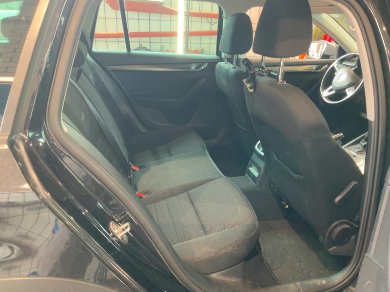 Skoda Octavia 2.0 TDI Scout 4x4 2015 – снимка 20