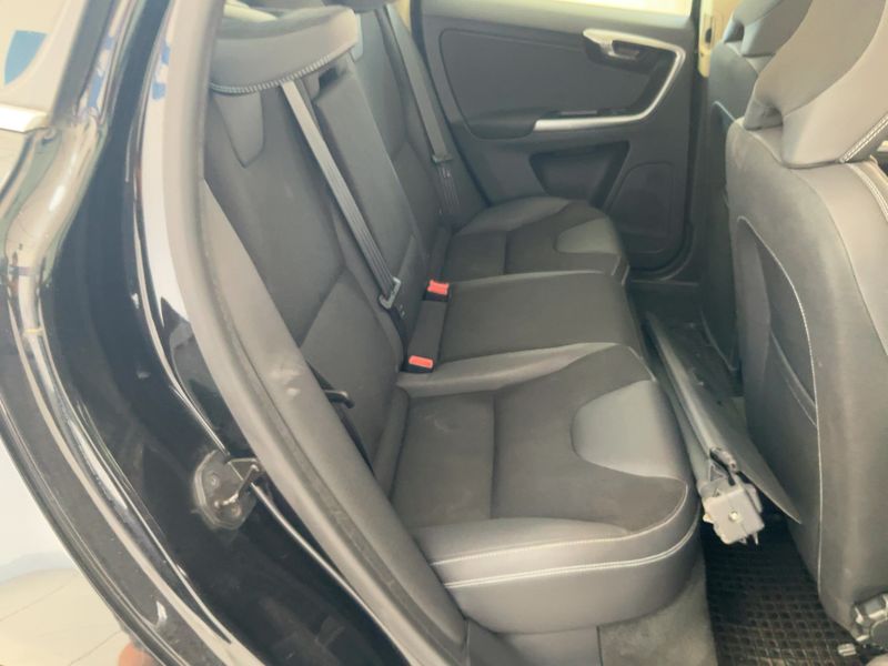 Volvo XC60 2.4 D4 Momentum AWD 2012 – снимка 19