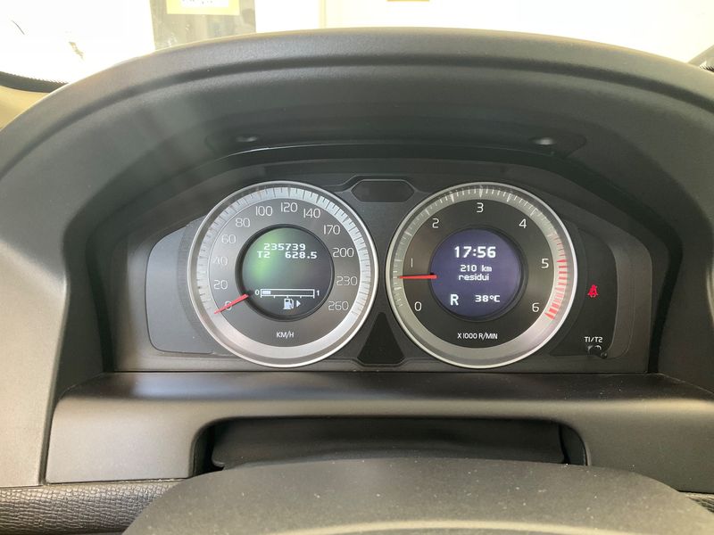 Volvo XC60 2.4 D4 Momentum AWD 2012 – снимка 18