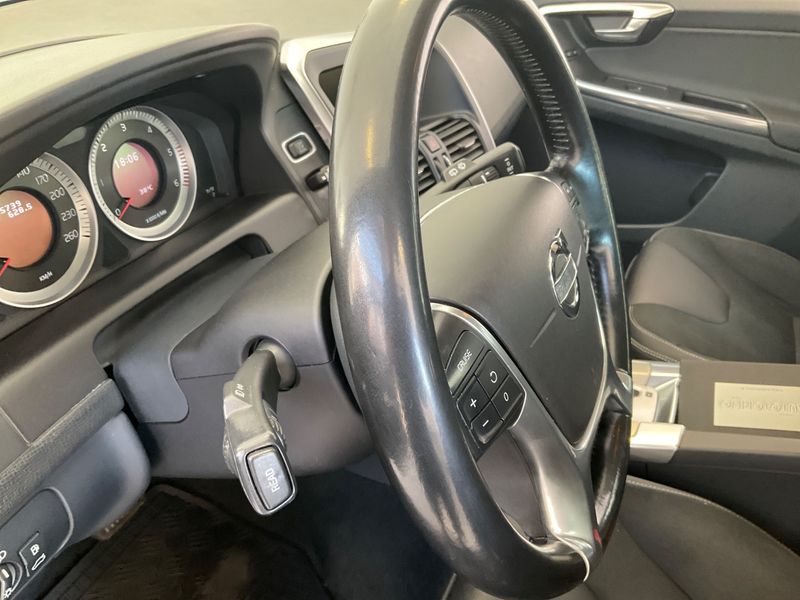 Volvo XC60 2.4 D4 Momentum AWD 2012 – снимка 22