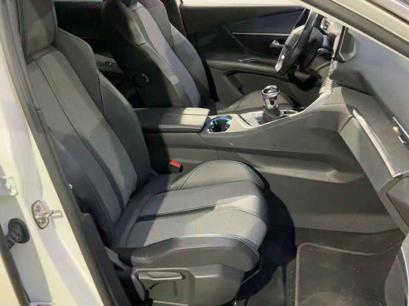 Peugeot 3008 1.5 Blue-HDi Allure Pack 2021 – снимка 16