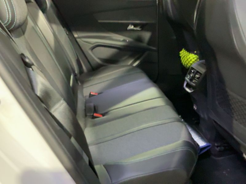 Peugeot 3008 1.5 Blue-HDi Allure Pack 2021 – снимка 19