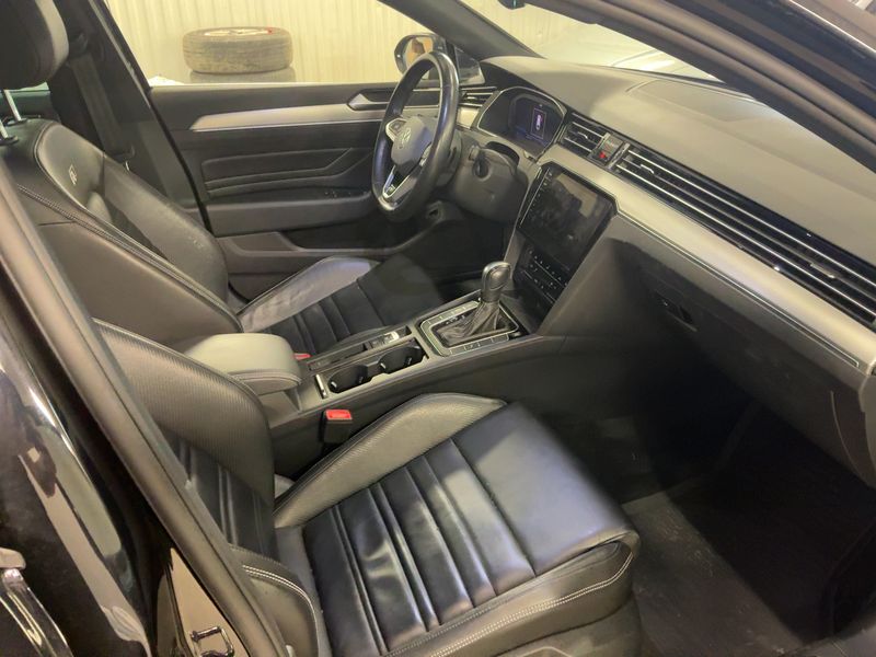 Volkswagen Passat 2.0 TDI Elegance 4Motion 2021 – снимка 17