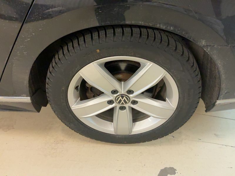 Volkswagen Passat 2.0 TDI Elegance 4Motion 2021 – снимка 5