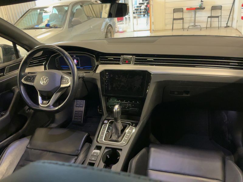 Volkswagen Passat 2.0 TDI Elegance 4Motion 2021 – снимка 18