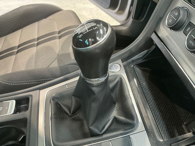 Volkswagen Golf VII 2.0 TDI Comfortline BlueMotion Tech 2016 – снимка 24