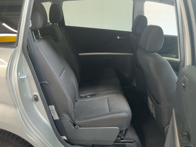 Toyota Corolla Verso 2.2 D-4D Les bleus 2008 – снимка 19