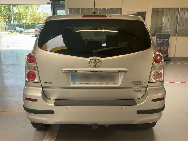Toyota Corolla Verso 2.2 D-4D Les bleus 2008 – снимка 7