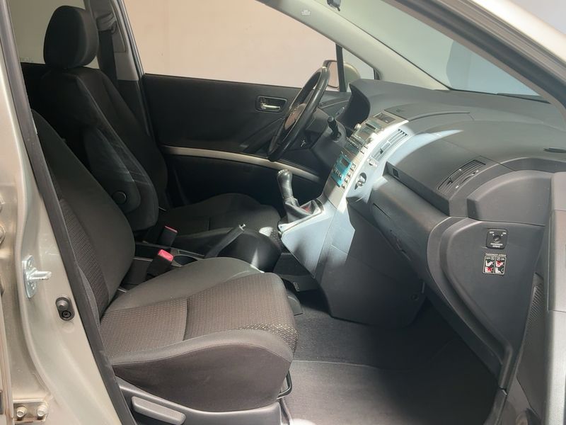 Toyota Corolla Verso 2.2 D-4D Les bleus 2008 – снимка 16