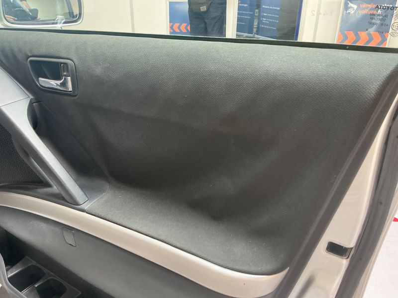 Toyota Corolla Verso 2.2 D-4D Les bleus 2008 – снимка 26