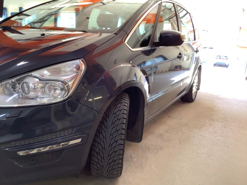 Ford S-Max 2.2 TDCi Titanium 2011 – снимка 2