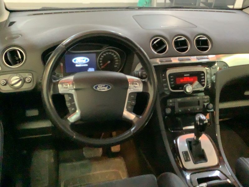 Ford S-Max 2.2 TDCi Titanium 2011 – снимка 18