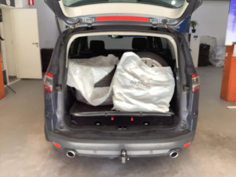 Ford S-Max 2.2 TDCi Titanium 2011 – снимка 16