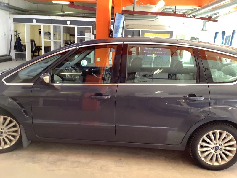 Ford S-Max 2.2 TDCi Titanium 2011 – снимка 4