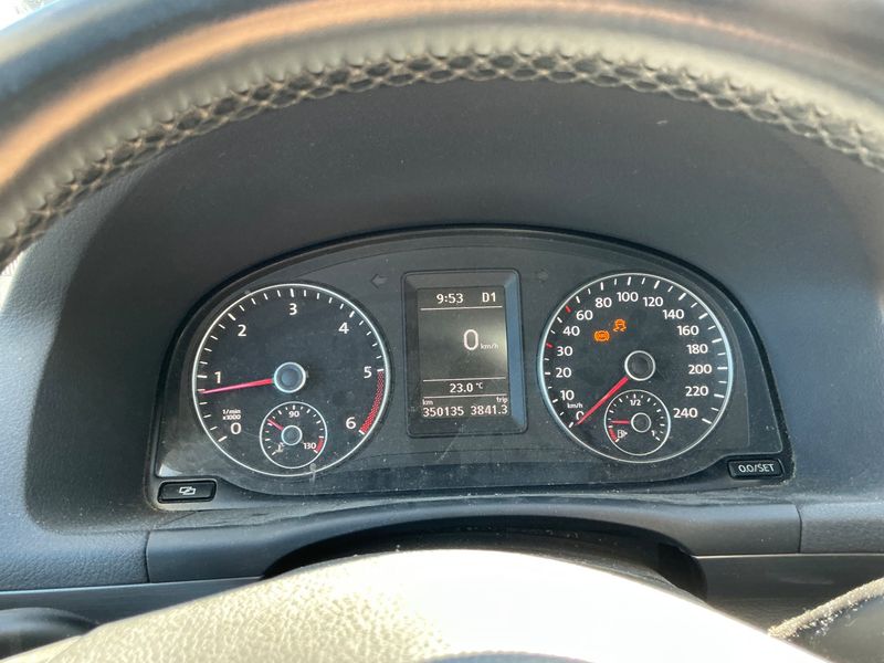 Volkswagen Touran 1.6 TDI Comfortline 2010 – снимка 4