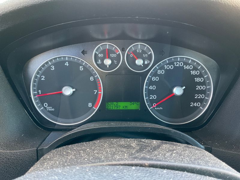 Ford Focus 1.6 Ghia 2006 – снимка 4