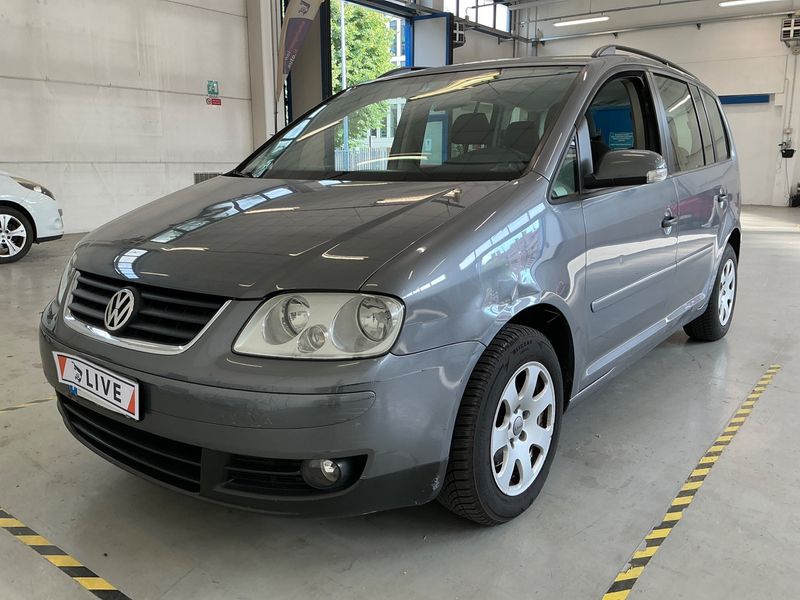 Volkswagen Touran 1.6 Conceptline 2006 – снимка 1
