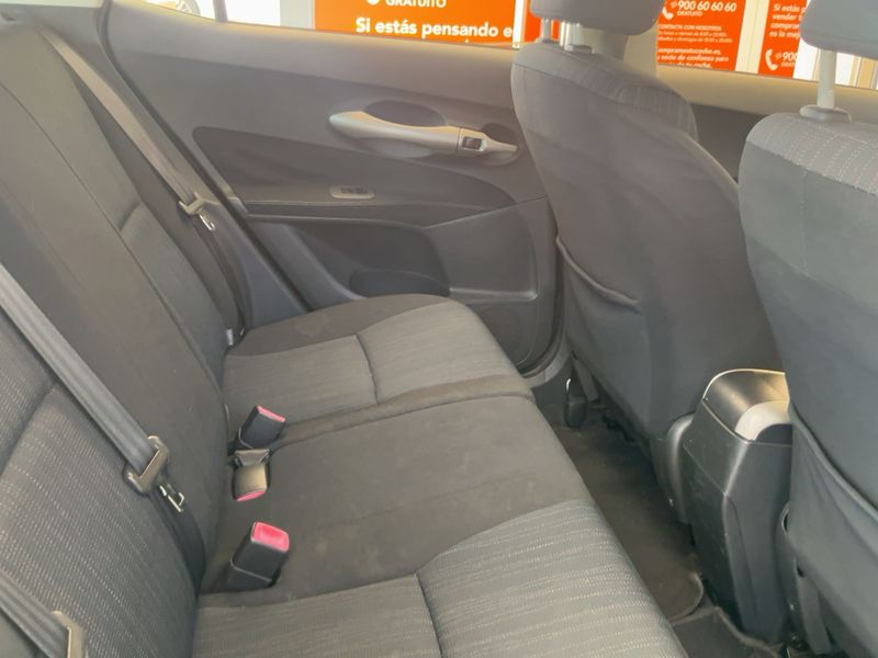 Toyota Auris 2.0 D-4D Active 2009 – снимка 19