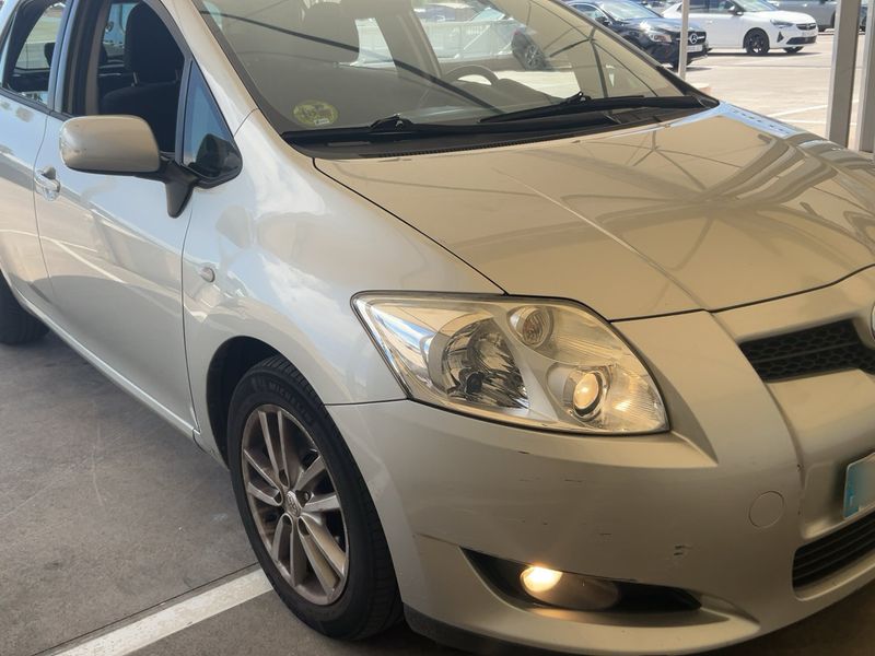 Toyota Auris 2.0 D-4D Active 2009 – снимка 12