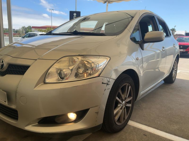 Toyota Auris 2.0 D-4D Active 2009 – снимка 2