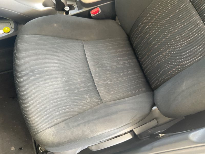 Toyota Auris 2.0 D-4D Active 2009 – снимка 24