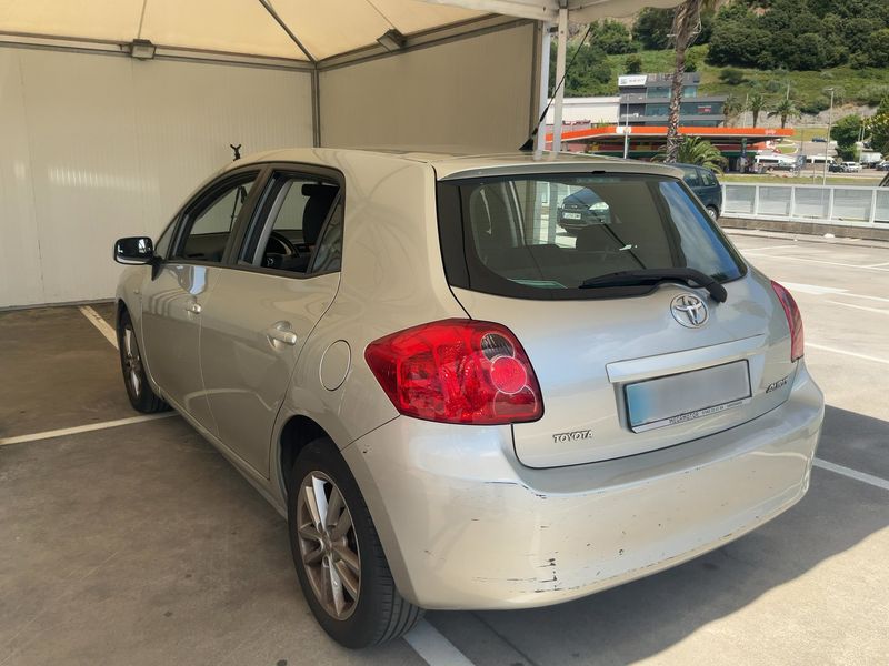 Toyota Auris 2.0 D-4D Active 2009 – снимка 6