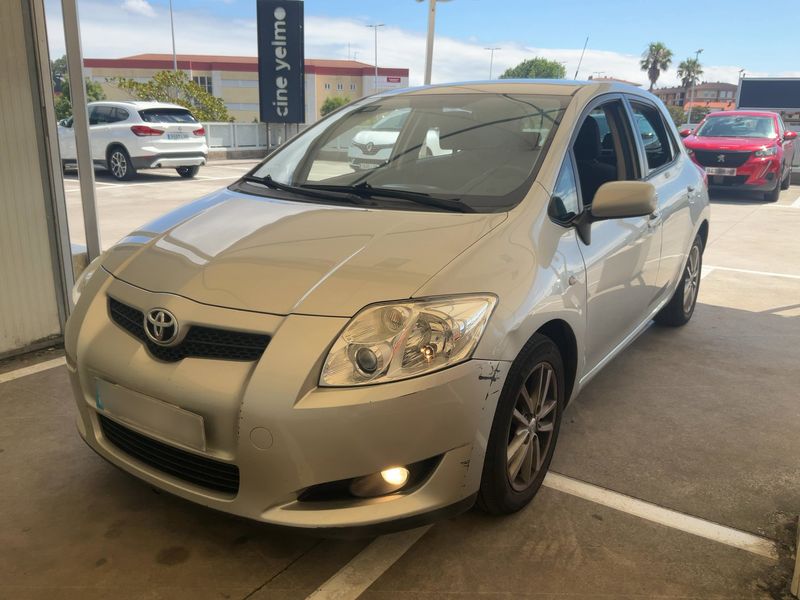 Toyota Auris 2.0 D-4D Active 2009 – снимка 1