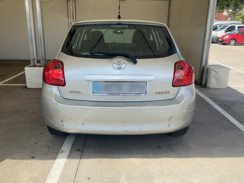 Toyota Auris 2.0 D-4D Active 2009 – снимка 7