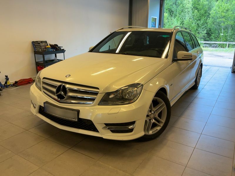 Mercedes-Benz C-Klasse C 220 CDI T BlueEfficiency Avantgarde 2012