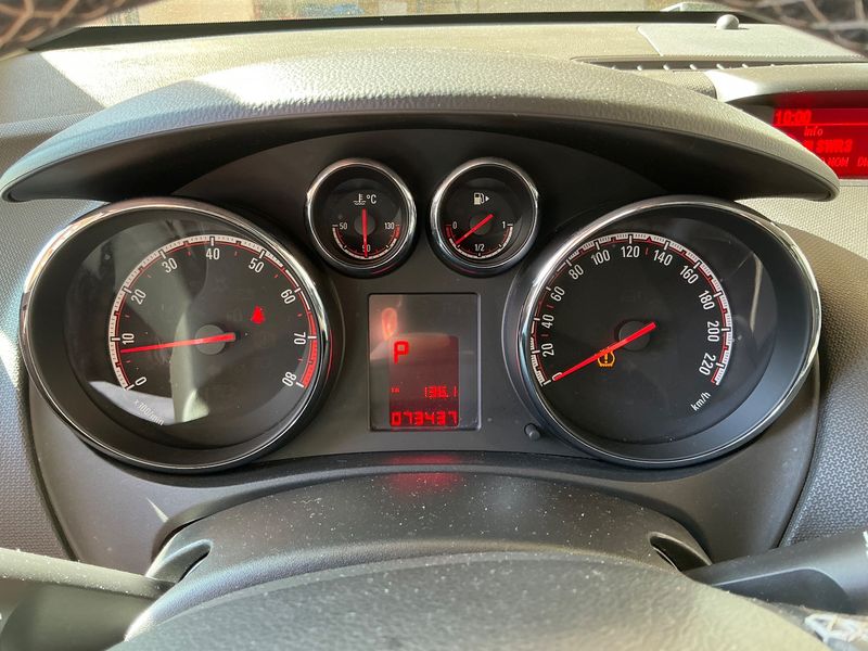Opel Meriva 1.4 Turbo Style 2014 – снимка 18