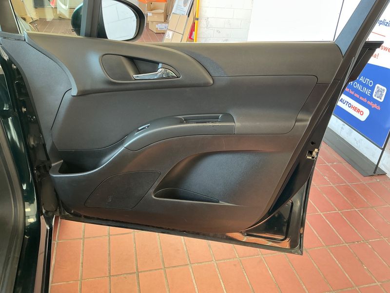 Opel Meriva 1.4 Turbo Style 2014 – снимка 31