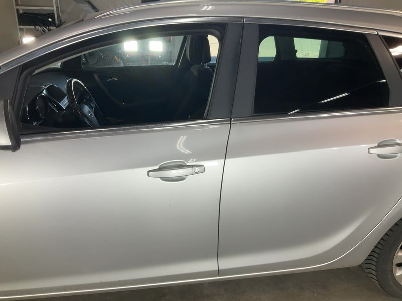 Opel Astra 2.0 CDTI Innovation 2011 – снимка 4
