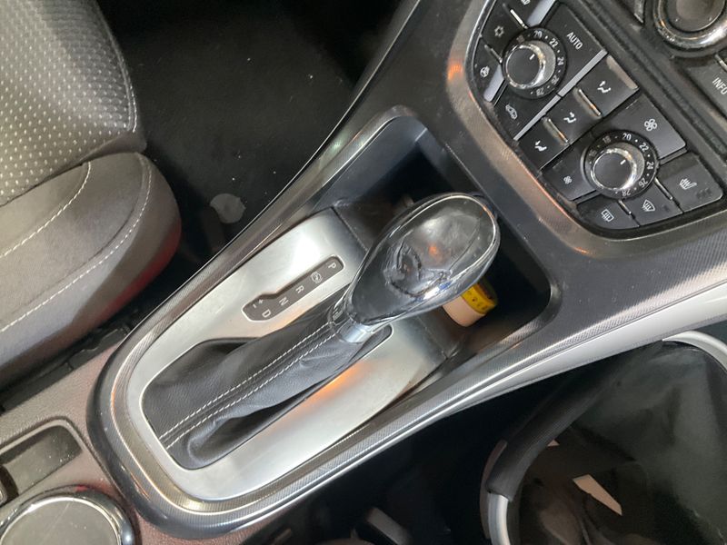 Opel Astra 2.0 CDTI Innovation 2011 – снимка 26