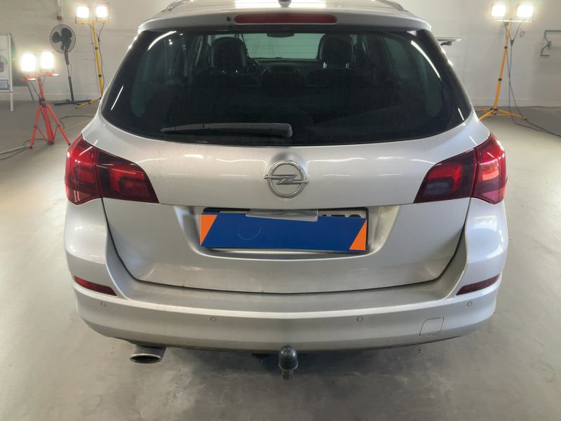 Opel Astra 2.0 CDTI Innovation 2011 – снимка 7