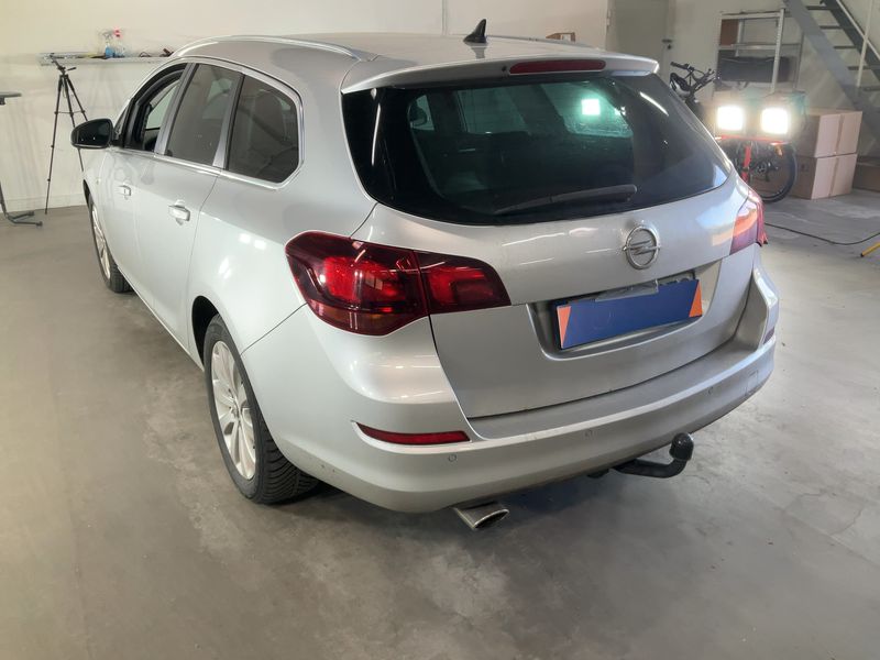 Opel Astra 2.0 CDTI Innovation 2011 – снимка 6