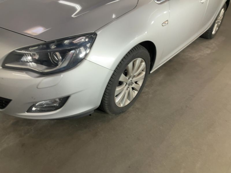 Opel Astra 2.0 CDTI Innovation 2011 – снимка 2