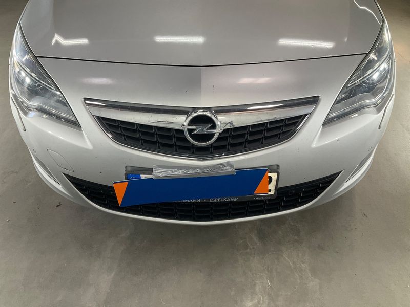Opel Astra 2.0 CDTI Innovation 2011 – снимка 31