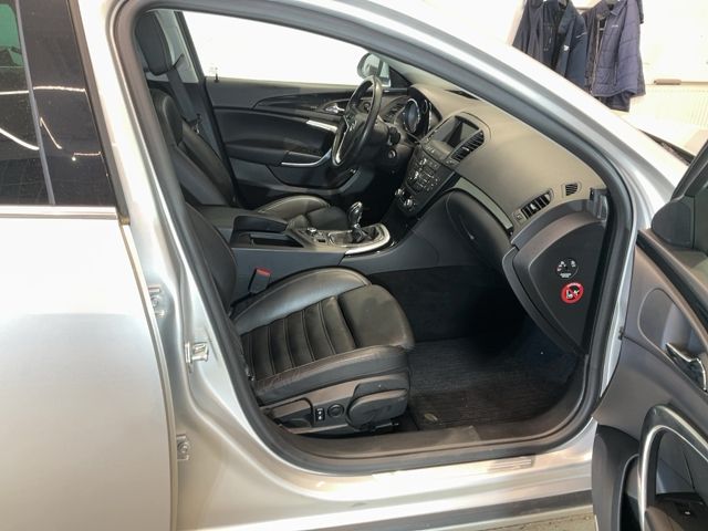 Opel Insignia Sports Tourer 2.0 Turbo Innovation 2013 – снимка 17
