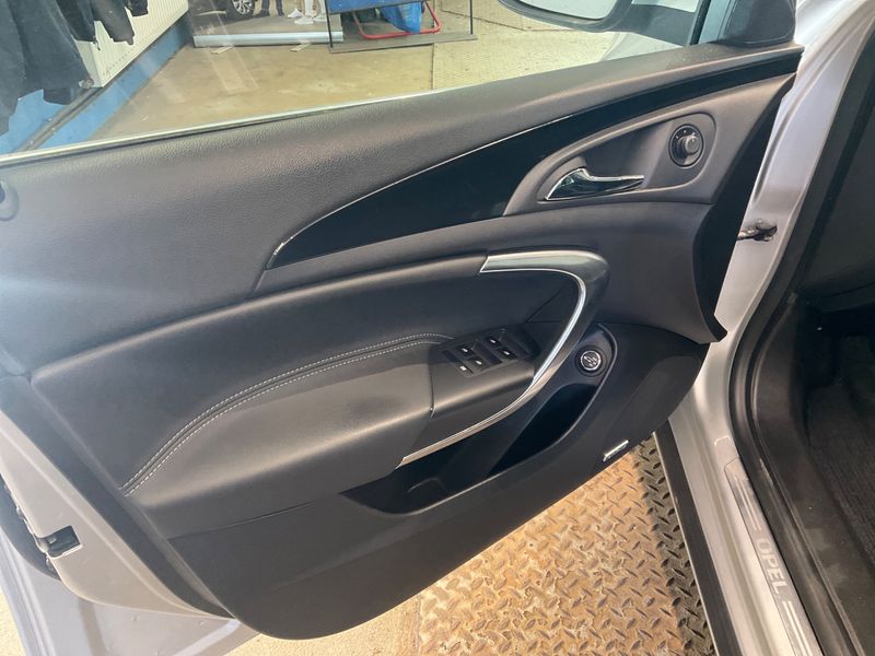 Opel Insignia Sports Tourer 2.0 Turbo Innovation 2013 – снимка 29