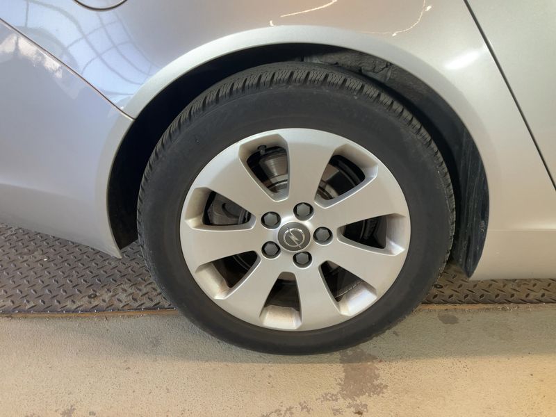 Opel Insignia Sports Tourer 2.0 Turbo Innovation 2013 – снимка 9
