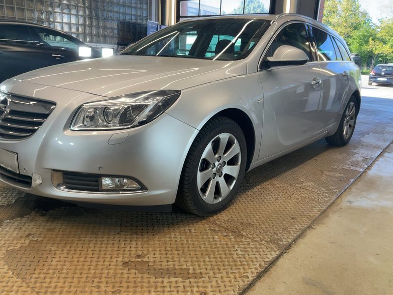 Opel Insignia Sports Tourer 2.0 Turbo Innovation 2013 – снимка 2