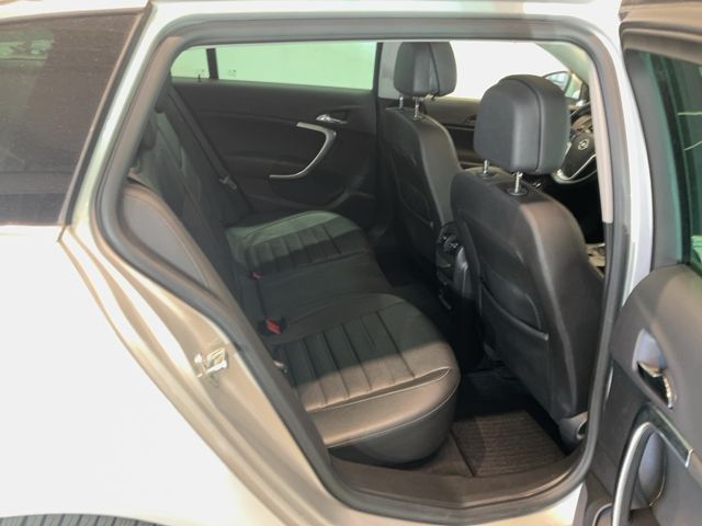 Opel Insignia Sports Tourer 2.0 Turbo Innovation 2013 – снимка 20