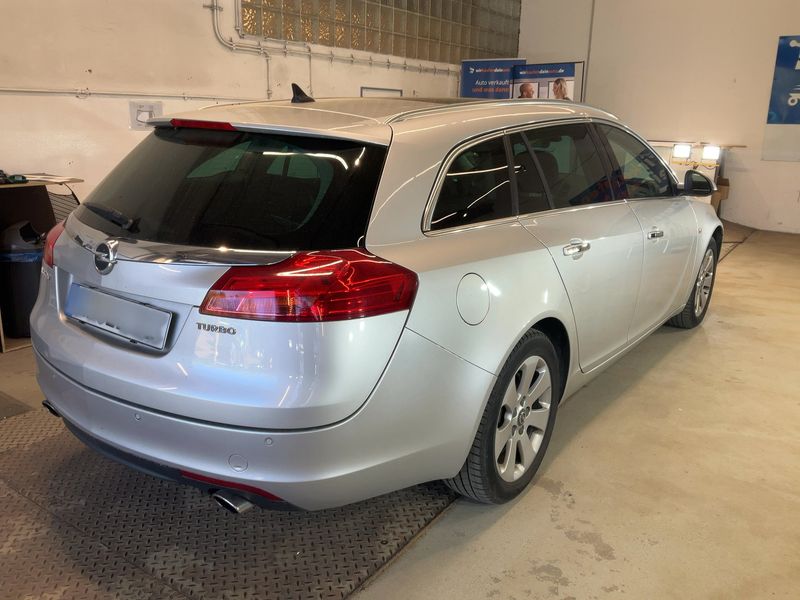 Opel Insignia Sports Tourer 2.0 Turbo Innovation 2013 – снимка 8