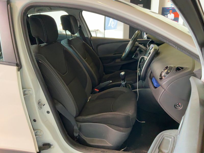 Renault Clio 1.2 Zen 2018 – снимка 16