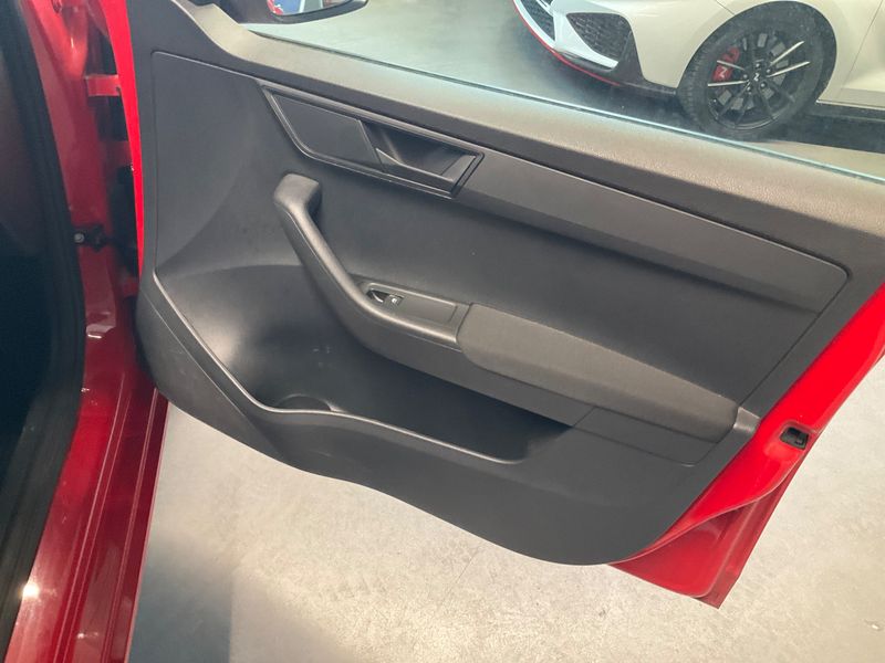 Skoda Fabia 1.0 MPI Cool Plus 2018 – снимка 23